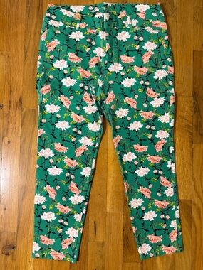 Old Navy Women’s Pixies in Green Floral Ankle Pants